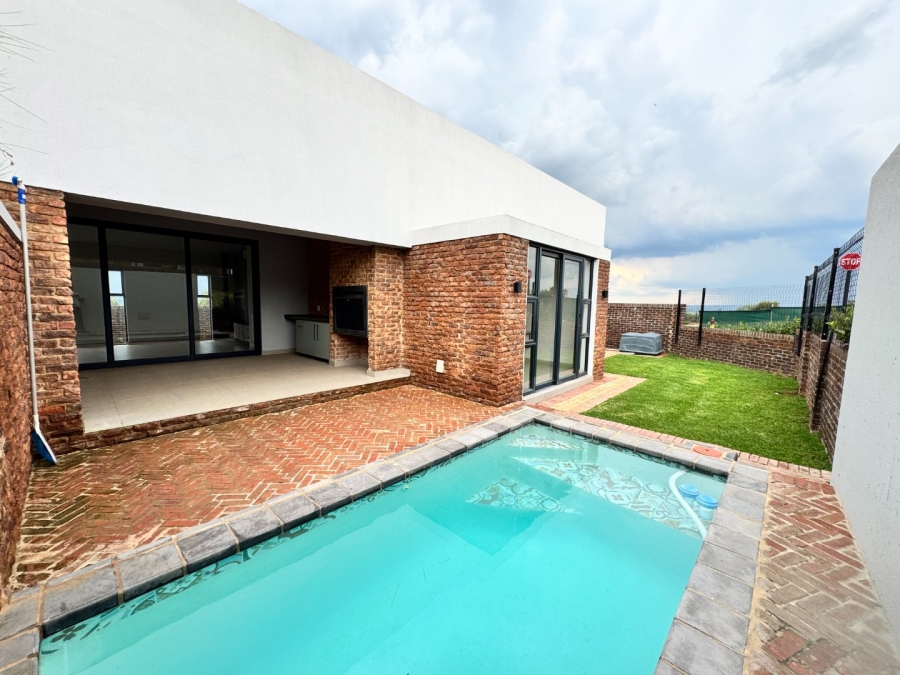 3 Bedroom Property for Sale in Helderzicht Eco Estate North West